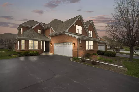 1110 Adams St, Northbrook, IL 60062