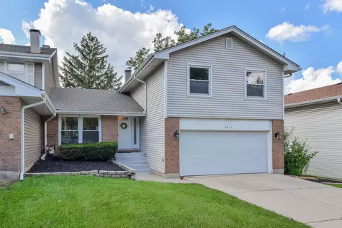 2416 Royal Dr, Lombard, IL 60148