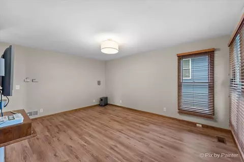 1912 Meadow Ln, Mchenry, IL 60050 photo 8