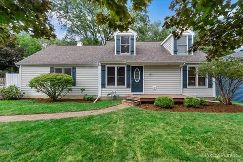 1912 Meadow Ln, Mchenry, IL 60050