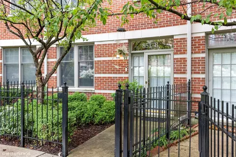 851 N May St #B, Chicago, IL 60642