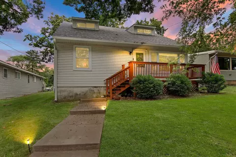 39367 N Lake Ave, Lake Villa, IL 60046