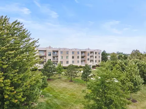 15705 Ravinia Ave #205, Orland Park, IL 60462