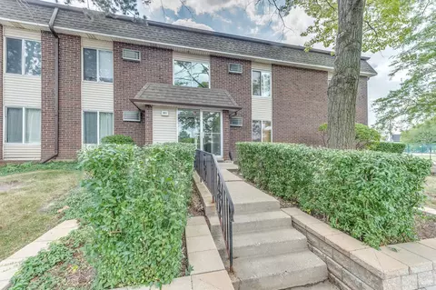 851 Miller Ln #105, Buffalo Grove, IL 60089
