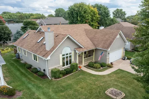 1511 Ginny Ln, Woodstock, IL 60098