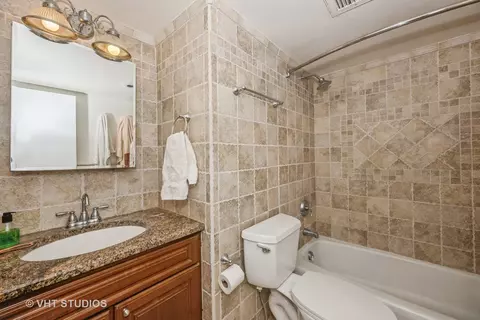 175 E Delaware Pl #4501, Chicago, IL 60611 photo 12
