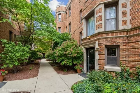 1652 W Farwell Ave #3L, Chicago, IL 60626