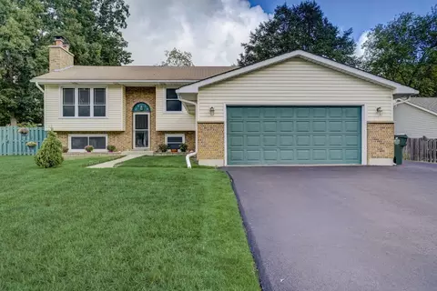 2414 Mallard Dr, Lindenhurst, IL 60046