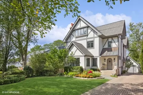 346 Ridge Ave, Clarendon Hills, IL 60514