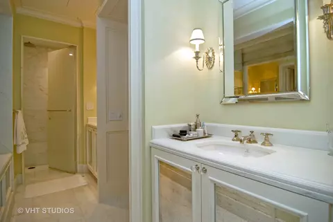 Bath - 159 E Walton Pl #7D, Chicago, IL 60611 photo 4 of 7
