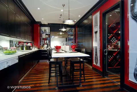 Dining - 159 E Walton Pl #7D, Chicago, IL 60611 photo 3 of 4