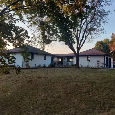 29860 Grennan Rd, Rock Falls, IL 61071