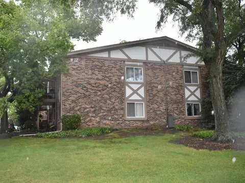 9 S060 Lake Dr #12-106, Willowbrook, IL 60527