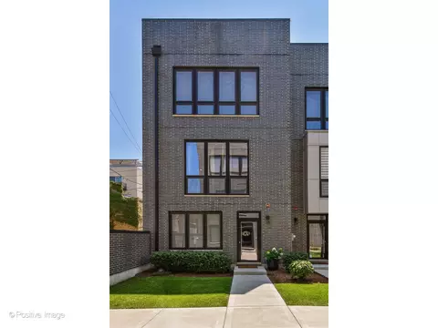 525 N Bishop St #18, Chicago, IL 60642