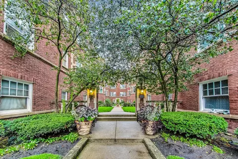738 Hinman Ave #G, Evanston, IL 60202