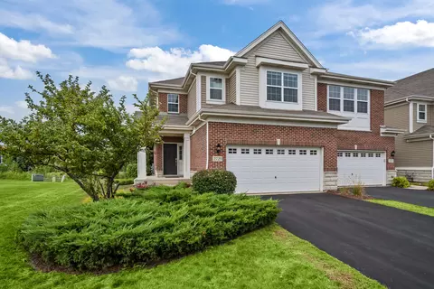 2729 Blakely Ln, Naperville, IL 60540