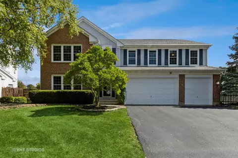 1711 Dorchester Ave, Algonquin, IL 60102