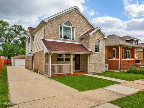 513 22nd Ave, Bellwood, IL 60104