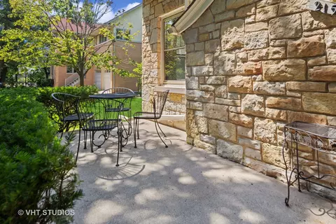 2152 Brown Ave, Evanston, IL 60201 photo 3