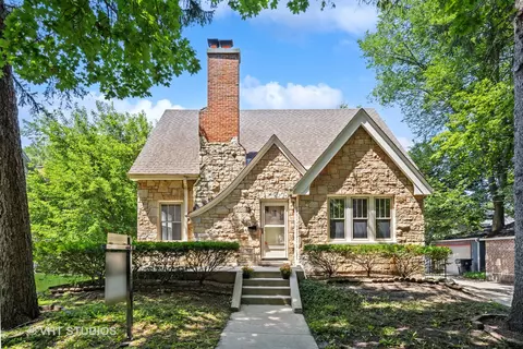2152 Brown Ave, Evanston, IL 60201 photo 2
