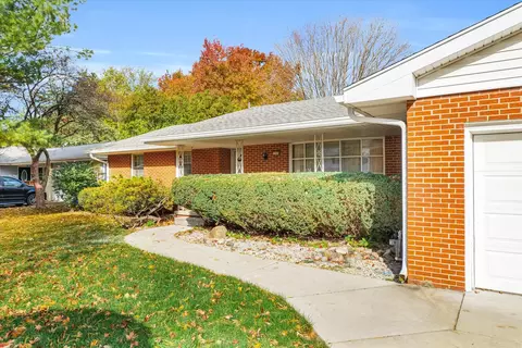 1204 Devonshire Dr, Champaign, IL 61821 photo 4