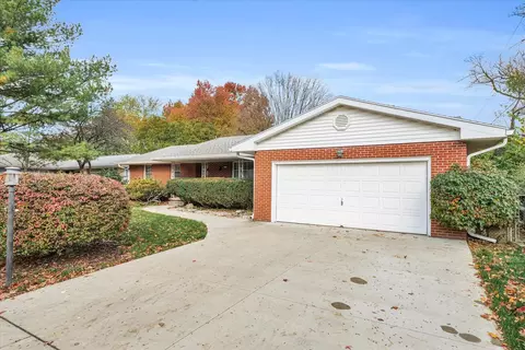 1204 Devonshire Dr, Champaign, IL 61821 photo 3