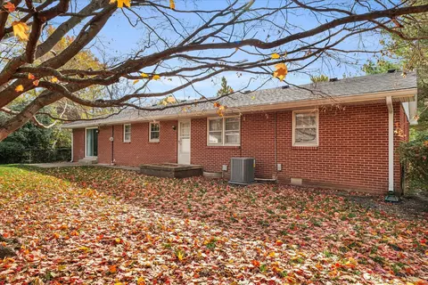 1204 Devonshire Dr, Champaign, IL 61821 photo 33