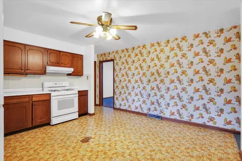 1204 Devonshire Dr, Champaign, IL 61821 photo 14