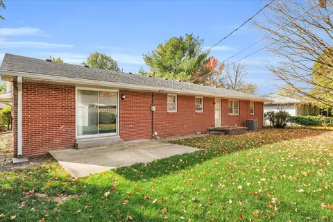 1204 Devonshire Dr, Champaign, IL 61821 photo 31