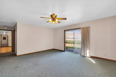 1204 Devonshire Dr, Champaign, IL 61821 photo 19