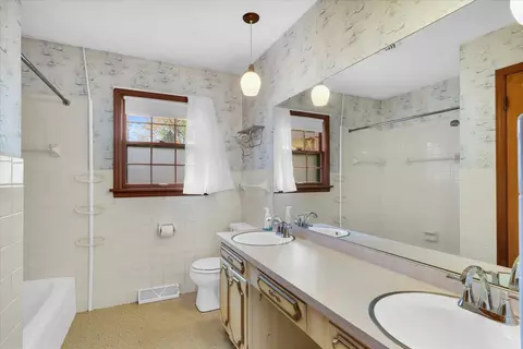 1204 Devonshire Dr, Champaign, IL 61821 photo 20