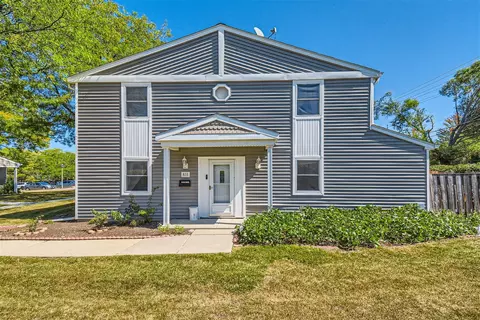 818 Dunbar Ct, Schaumburg, IL 60194