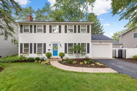 56 Forest Ave, Glen Ellyn, IL 60137