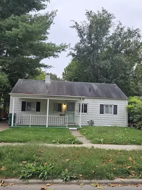 823 W Vine St, Champaign, IL 61820