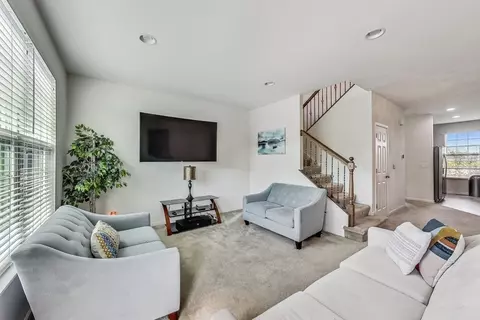 4034 Pompton Ct, Elgin, IL 60124 photo 4