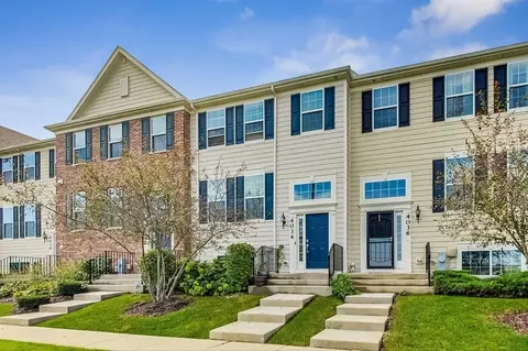 4034 Pompton Ct, Elgin, IL 60124 photo 2