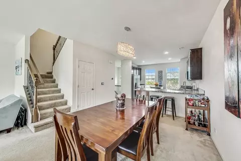 4034 Pompton Ct, Elgin, IL 60124 photo 9