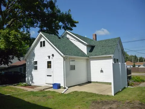 218 E Central St, Princeton, IL 61356 photo 6