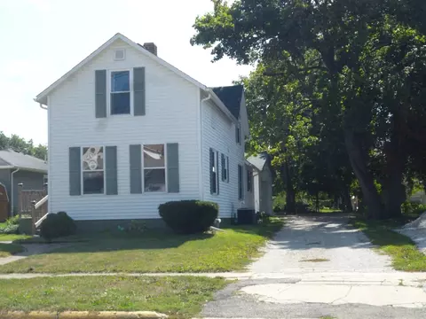 218 E Central St, Princeton, IL 61356 photo 2