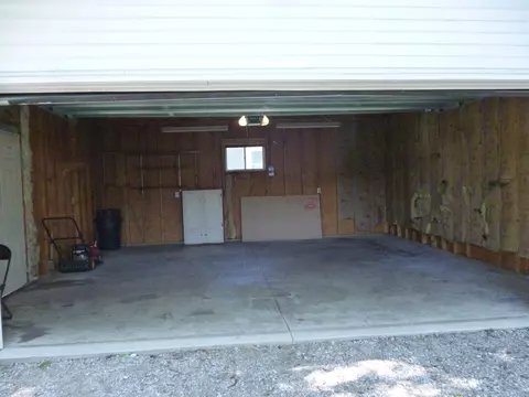 218 E Central St, Princeton, IL 61356 photo 4