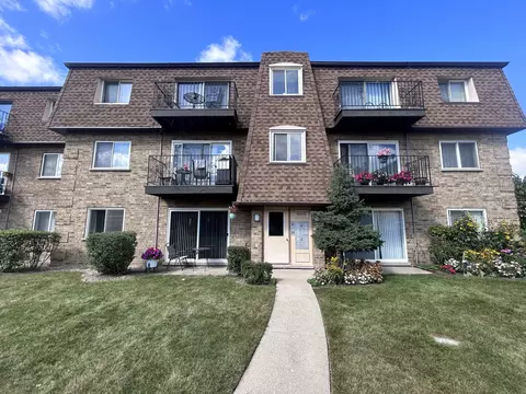 9435 Bay Colony Dr #3N, Des Plaines, IL 60016