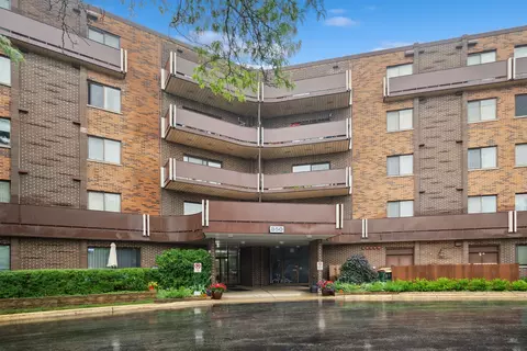850 Wellington Ave #513, Elk Grove Village, IL 60007