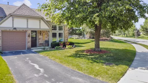 14738 Lakeview Dr, Orland Park, IL 60462