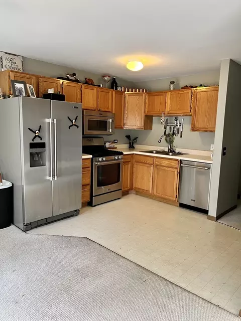 1950 Matthew Ct #D, Elgin, IL 60123 photo 3