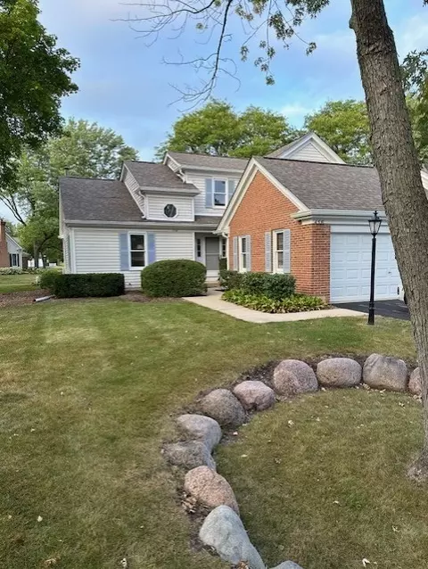 458 Williamsburg Ln, Prospect Heights, IL 60070