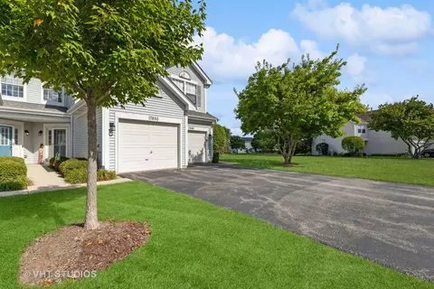 17850 W Braewick Rd, Gurnee, IL 60031