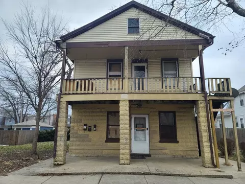 3512 Adams St, Bellwood, IL 60104