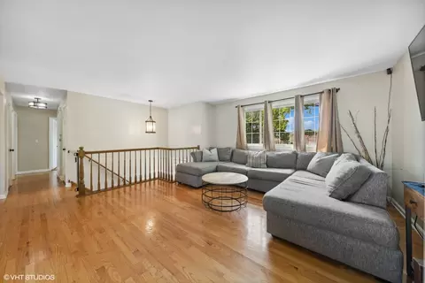 65 S Mill Rd, Addison, IL 60101 photo 3