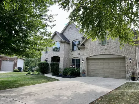 1026 Deer Glen Ct, Glen Ellyn, IL 60137