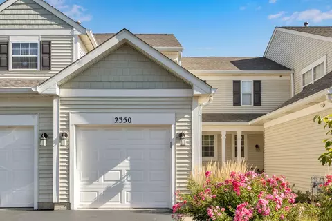 2350 Sheehan Dr, Naperville, IL 60564